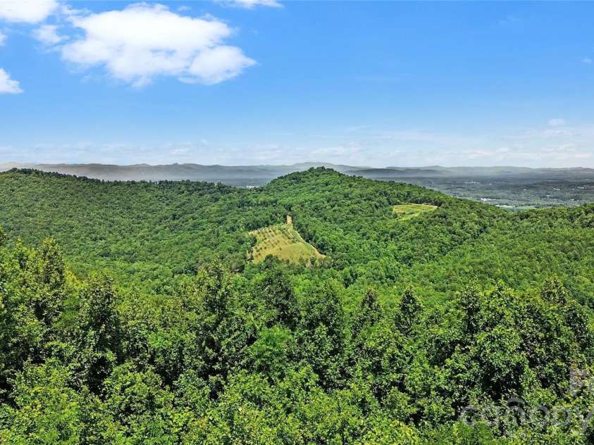 3526 Dogwood Lane, Morganton, NC 28655.  MLS# CAR4396368, YatesRealty ID 33003. 