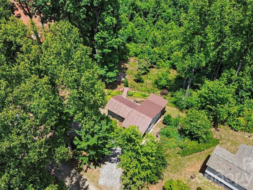 3526 Dogwood Lane, Morganton, NC 28655.  MLS# CAR4396368, YatesRealty ID 33003. 