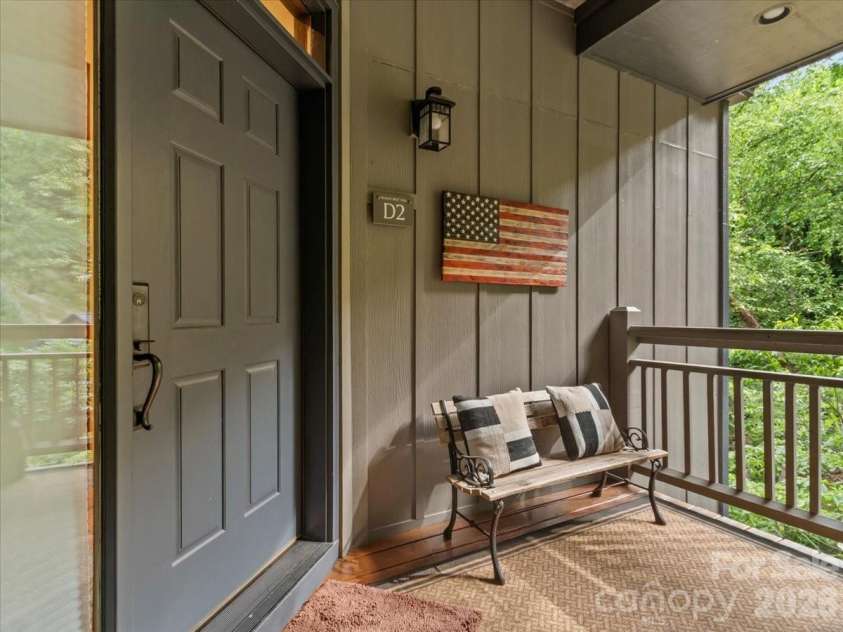 151 Spring Rock Road, Burnsville, NC 28714.  MLS# CAR4392495, YatesRealty ID 33004. 