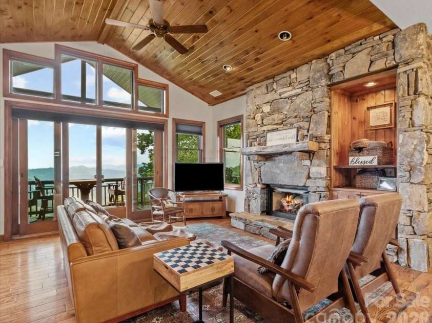 151 Spring Rock Road, Burnsville, NC 28714.  MLS# CAR4392495, YatesRealty ID 33004. 