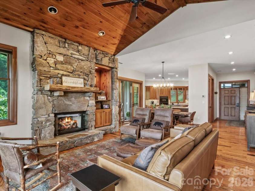 151 Spring Rock Road, Burnsville, NC 28714.  MLS# CAR4392495, YatesRealty ID 33004. 
