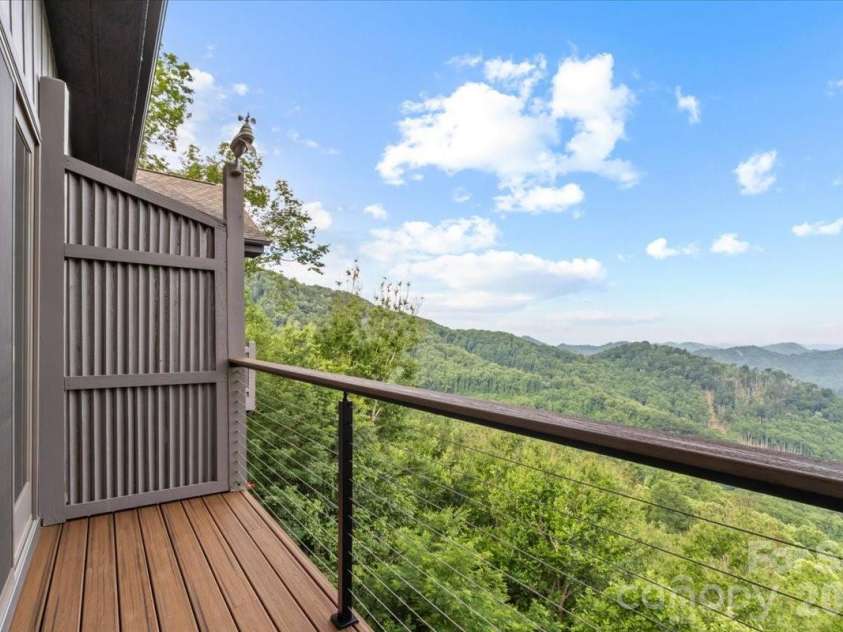 151 Spring Rock Road, Burnsville, NC 28714.  MLS# CAR4392495, YatesRealty ID 33004. 