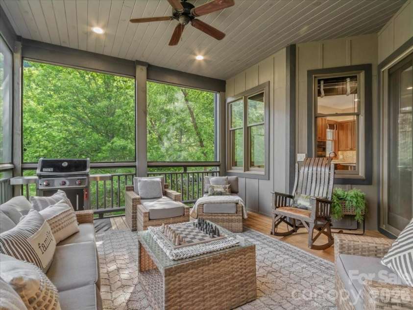 151 Spring Rock Road, Burnsville, NC 28714.  MLS# CAR4392495, YatesRealty ID 33004. 