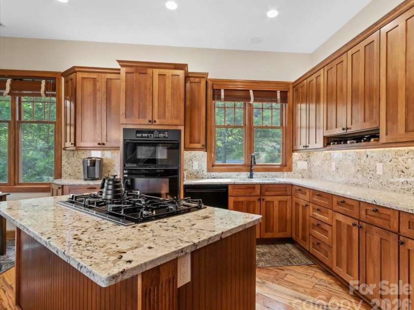 151 Spring Rock Road, Burnsville, NC 28714.  MLS# CAR4392495, YatesRealty ID 33004. 