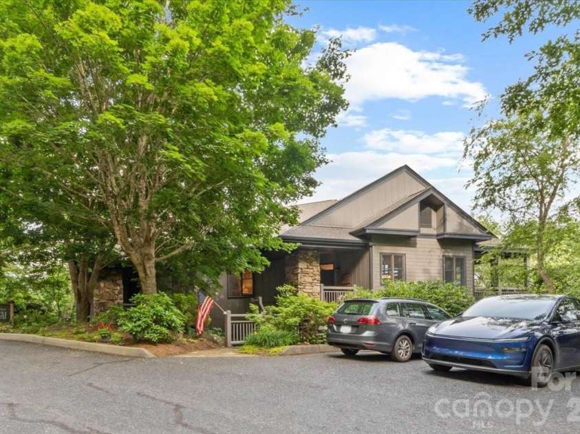 151 Spring Rock Road, Burnsville, NC 28714.  MLS# CAR4392495, YatesRealty ID 33004. 