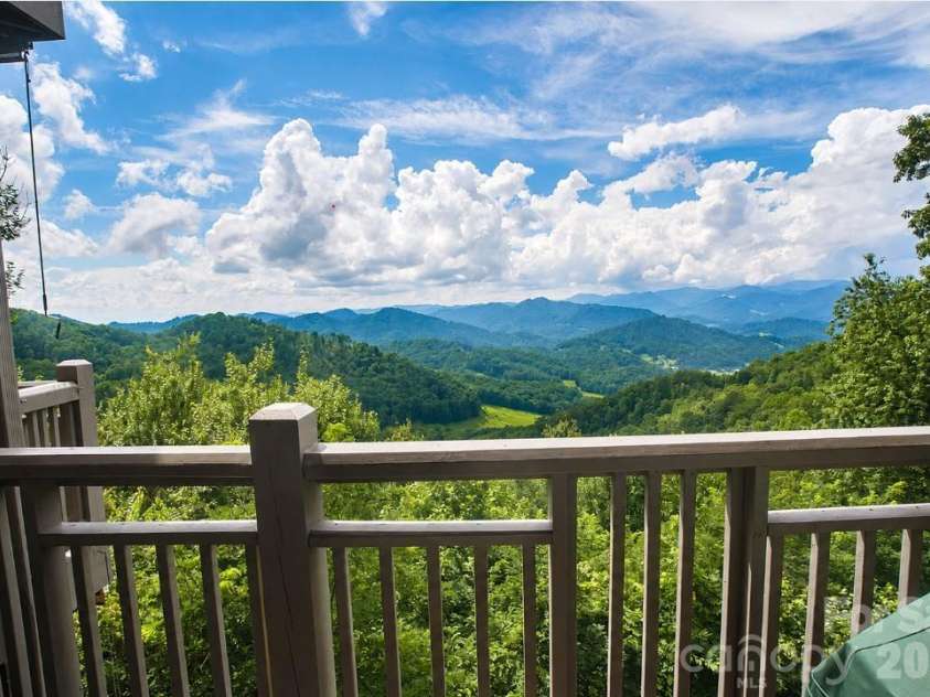 151 Spring Rock Road, Burnsville, NC 28714.  MLS# CAR4414674, YatesRealty ID 33004. 