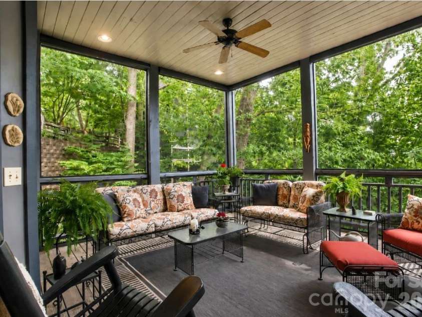 151 Spring Rock Road, Burnsville, NC 28714.  MLS# CAR4414674, YatesRealty ID 33004. 