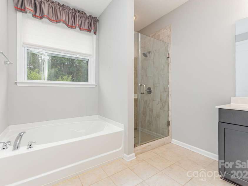 605 Planters Way, Mount Holly, NC 28120.  MLS# CAR4292516, YatesRealty ID 33004. 