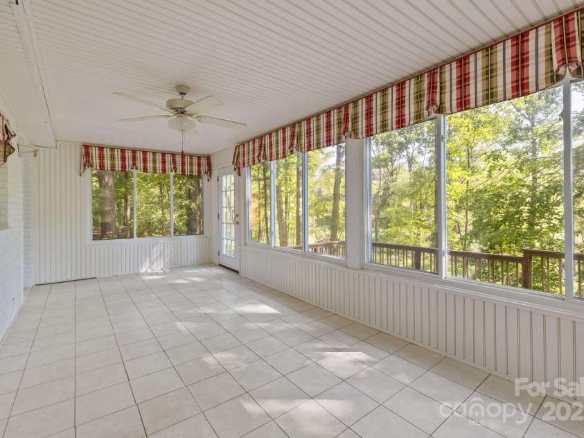 11819 Lansbury Court, Charlotte, NC 28226.  MLS# CAR4290157, YatesRealty ID 33005. 