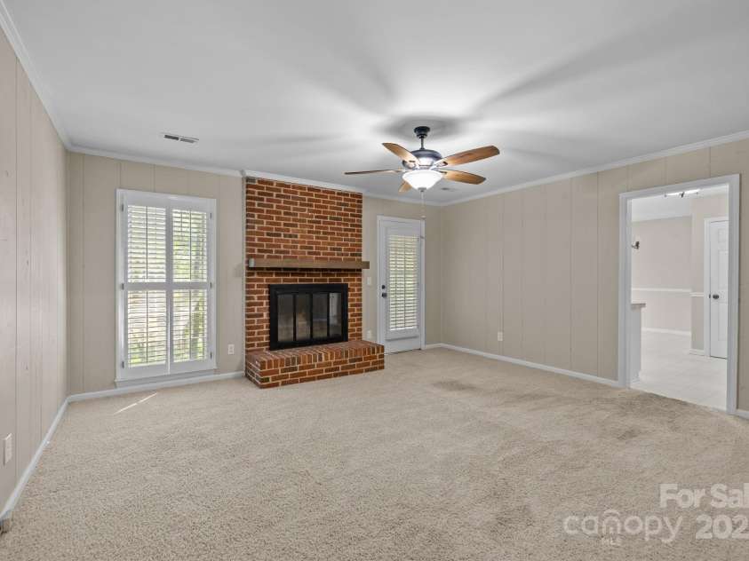 11819 Lansbury Court, Charlotte, NC 28226.  MLS# CAR4290157, YatesRealty ID 33005. 
