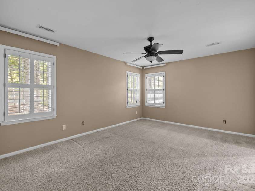 11819 Lansbury Court, Charlotte, NC 28226.  MLS# CAR4290157, YatesRealty ID 33005. 