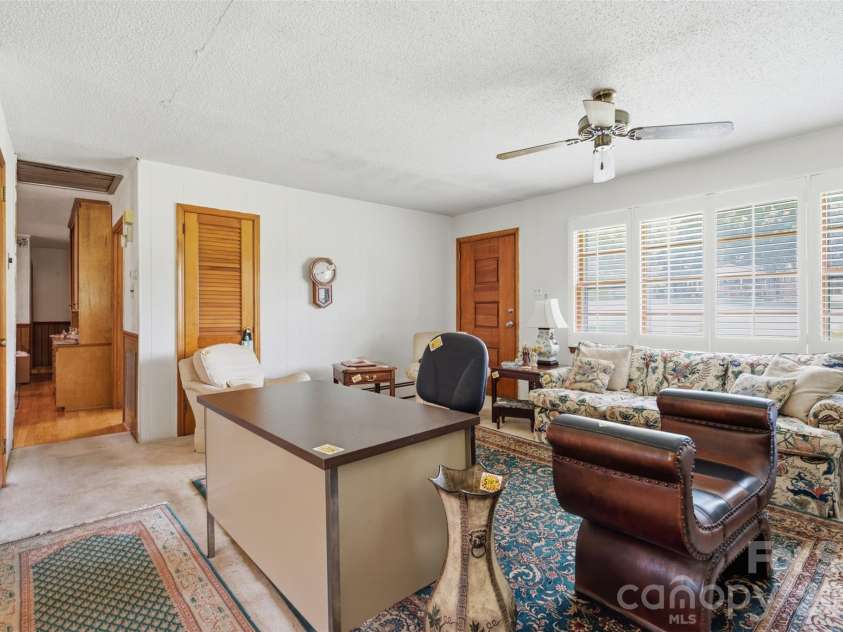 478 River Hill Road, Statesville, NC 28625.  MLS# CAR4384969, YatesRealty ID 33006. 