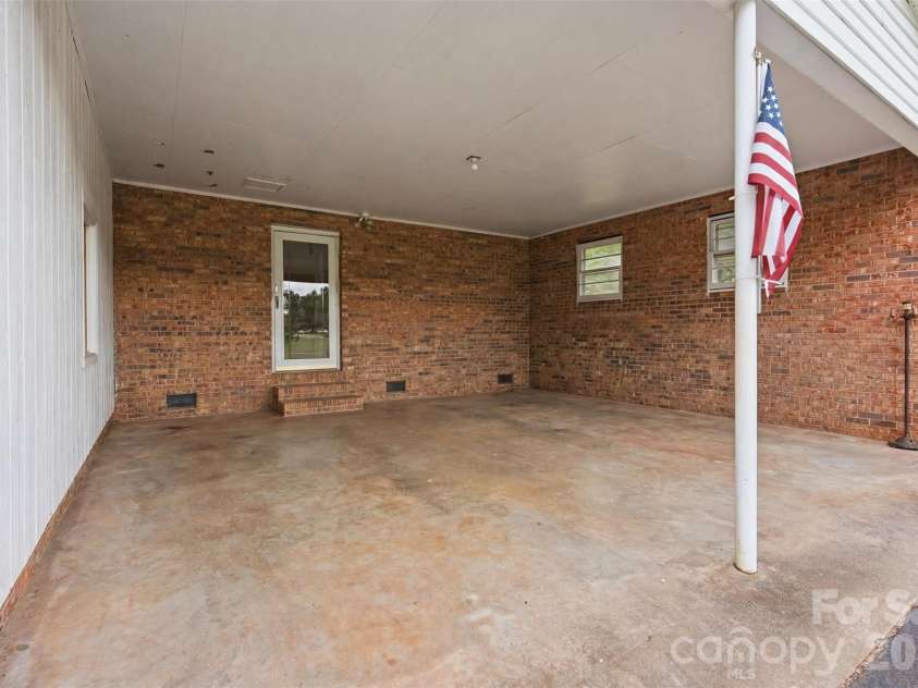 478 River Hill Road, Statesville, NC 28625.  MLS# CAR4384969, YatesRealty ID 33006. 