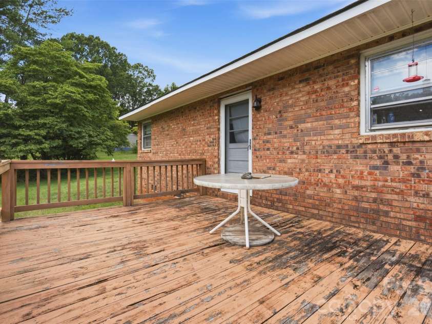 478 River Hill Road, Statesville, NC 28625.  MLS# CAR4384969, YatesRealty ID 33006. 