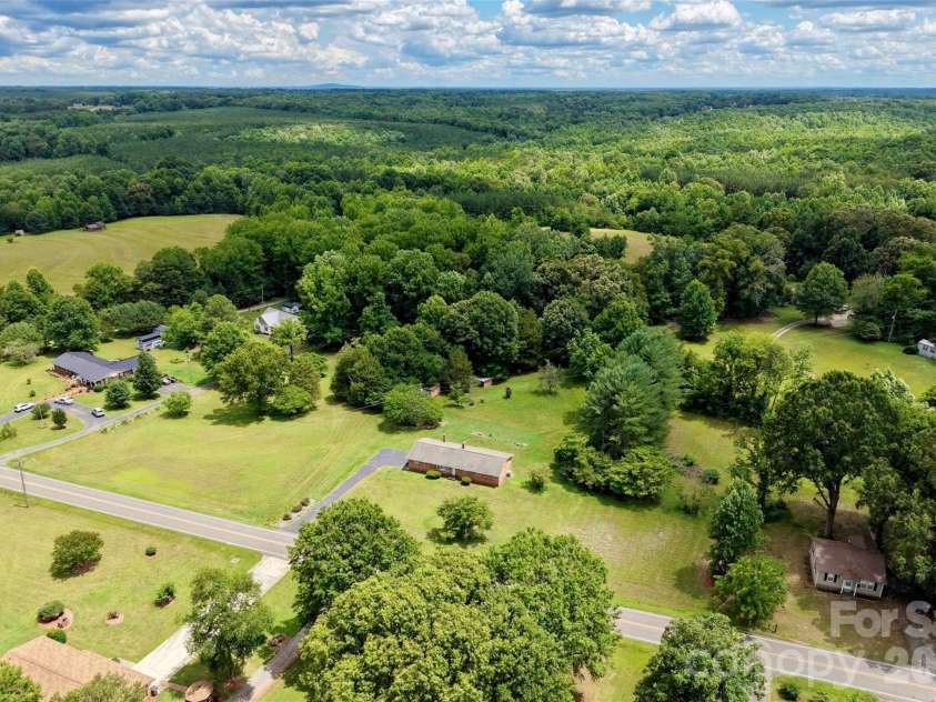 478 River Hill Road, Statesville, NC 28625.  MLS# CAR4384969, YatesRealty ID 33006. 