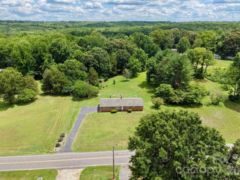 478 River Hill Road, Statesville, NC 28625.  MLS# CAR4384969, YatesRealty ID 33006. 