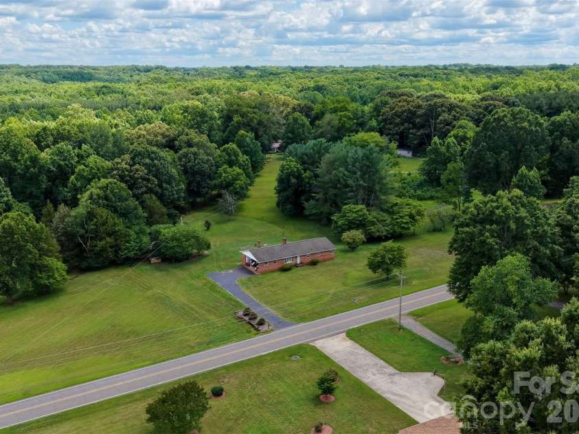 478 River Hill Road, Statesville, NC 28625.  MLS# CAR4384969, YatesRealty ID 33006. 