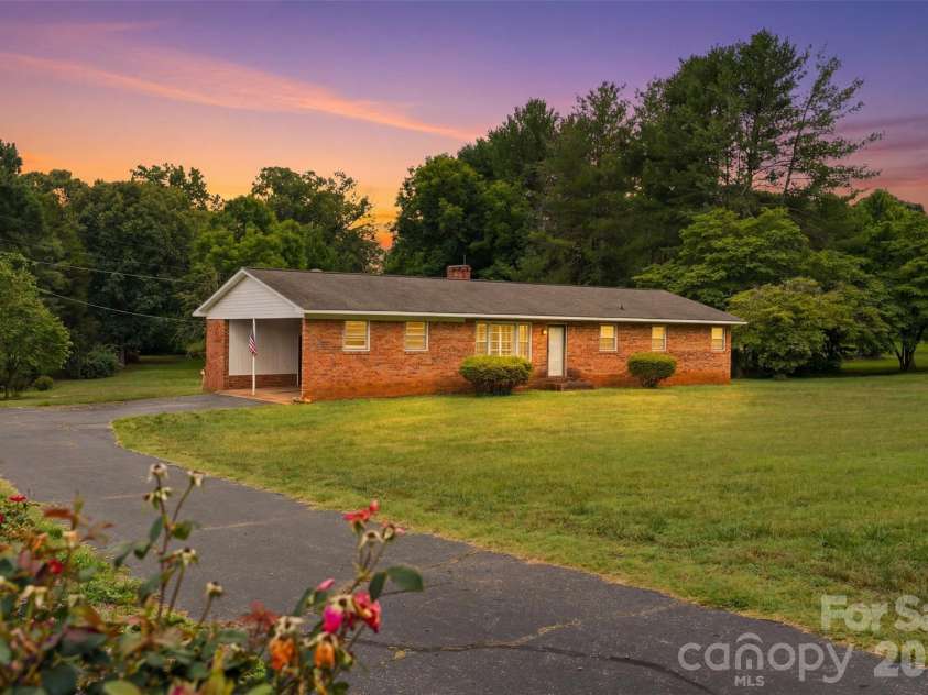 478 River Hill Road, Statesville, NC 28625.  MLS# CAR4384969, YatesRealty ID 33006. 