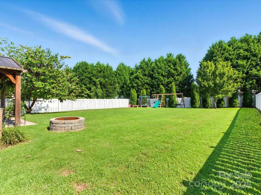 10211 Green Grass Road, Charlotte, NC 28227.  MLS# CAR4293063, YatesRealty ID 33007. 