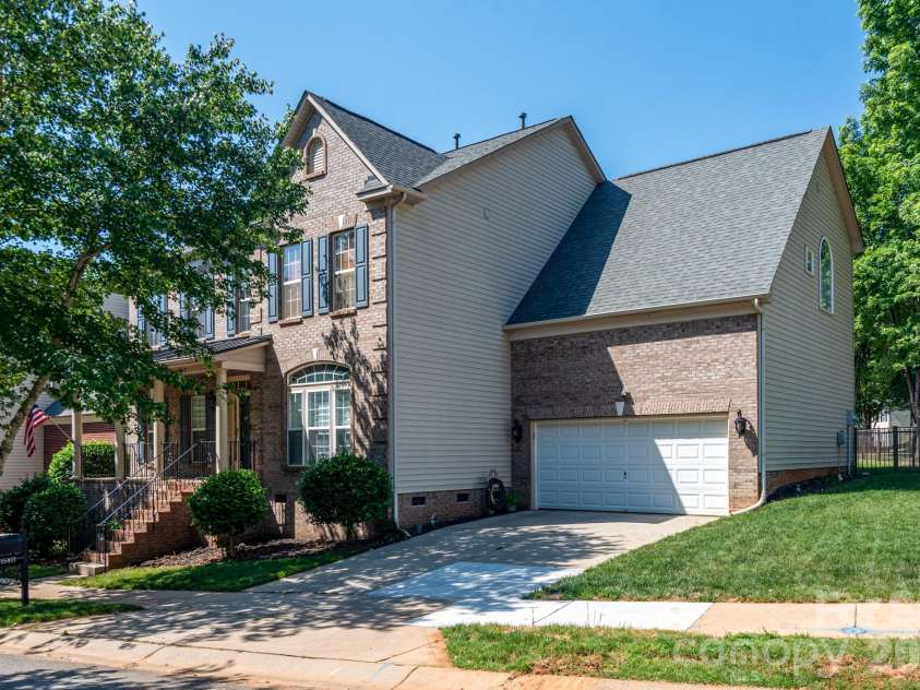 15417 Troubadour Lane, Huntersville, NC 28078.  MLS# CAR4384552, YatesRealty ID 33007. 