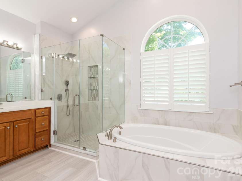 15417 Troubadour Lane, Huntersville, NC 28078.  MLS# CAR4384552, YatesRealty ID 33007. 