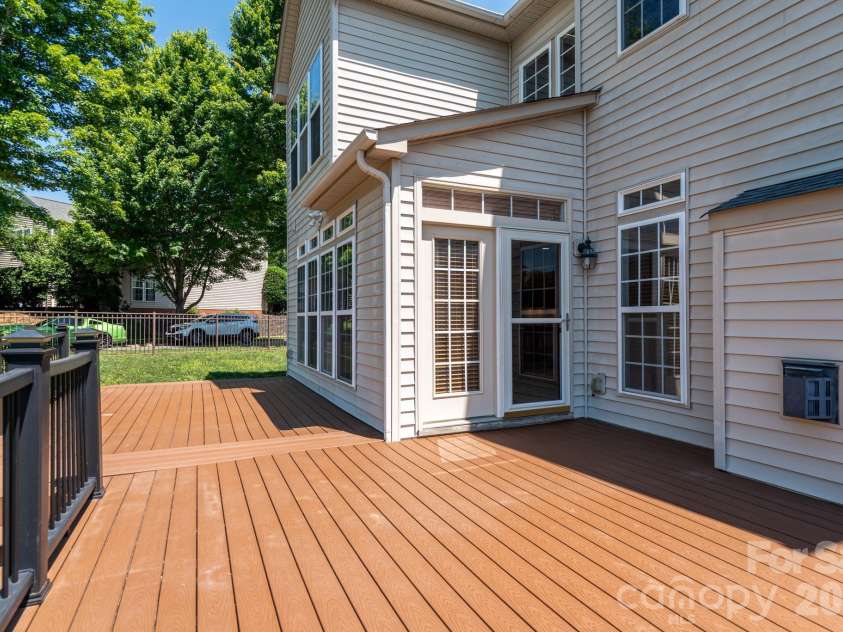 15417 Troubadour Lane, Huntersville, NC 28078.  MLS# CAR4384552, YatesRealty ID 33007. 