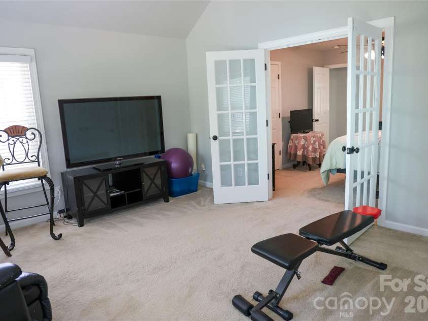 9234 Brechin Drive, Charlotte, NC 28277.  MLS# CAR4368306, YatesRealty ID 33008. BR 3