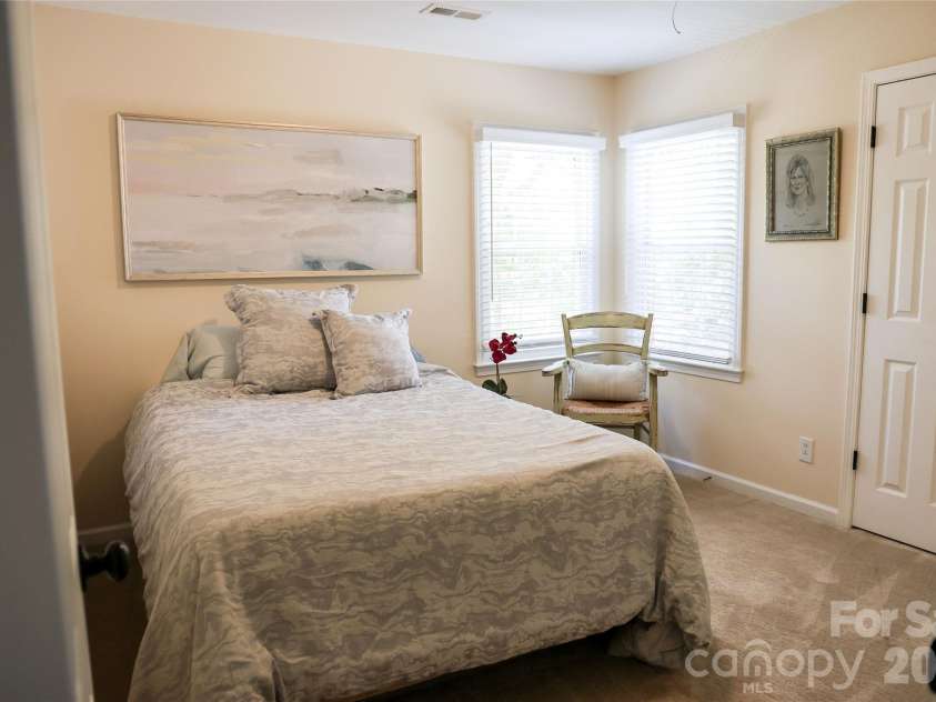 9234 Brechin Drive, Charlotte, NC 28277.  MLS# CAR4368306, YatesRealty ID 33008. BR 3