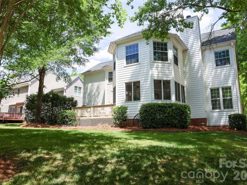 9234 Brechin Drive, Charlotte, NC 28277.  MLS# CAR4368306, YatesRealty ID 33008. Flat Backyard
