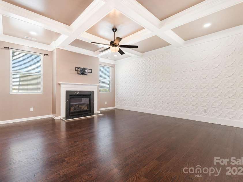 7806 Meridale Forest Drive, Charlotte, NC 28269.  MLS# CAR4312692, YatesRealty ID 33009. 