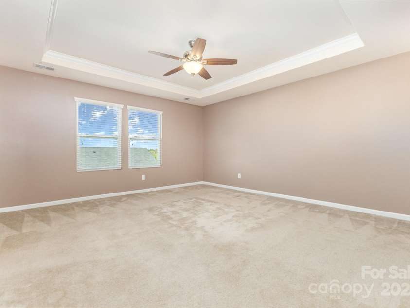 7806 Meridale Forest Drive, Charlotte, NC 28269.  MLS# CAR4312692, YatesRealty ID 33009. 