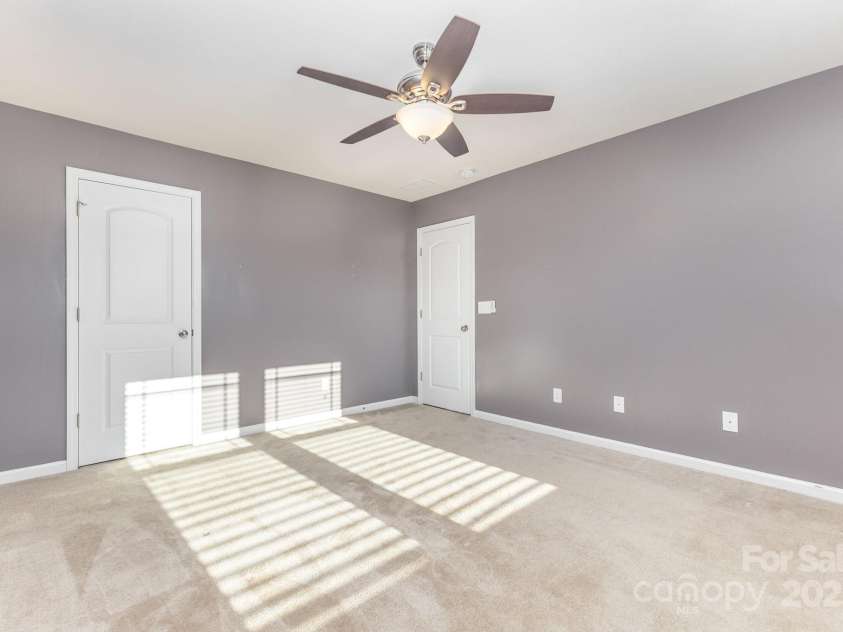 7806 Meridale Forest Drive, Charlotte, NC 28269.  MLS# CAR4312692, YatesRealty ID 33009. 