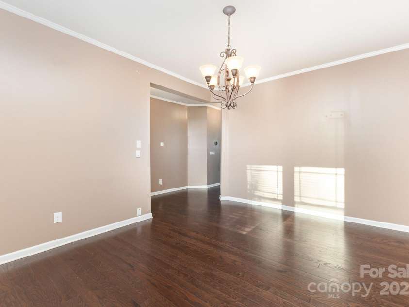 7806 Meridale Forest Drive, Charlotte, NC 28269.  MLS# CAR4312692, YatesRealty ID 33009. 