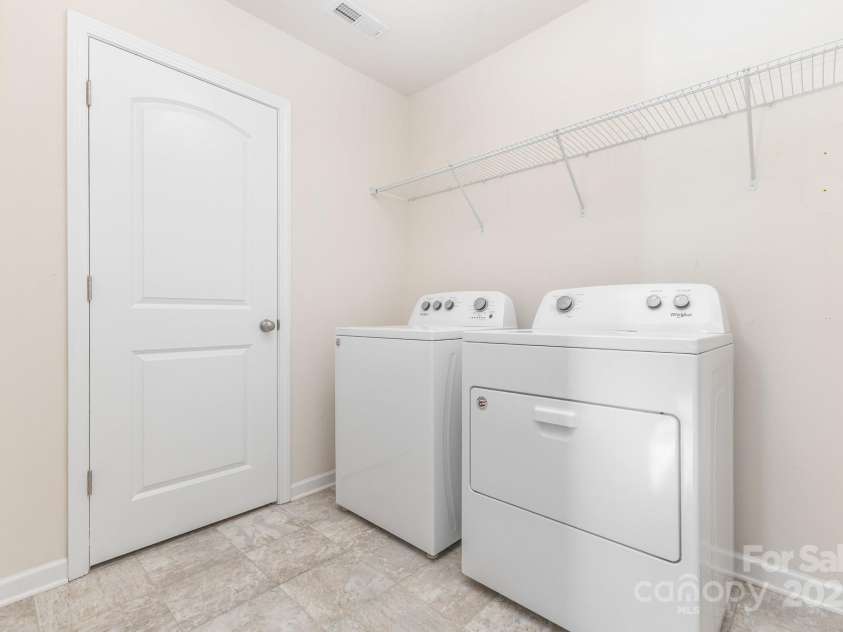 7806 Meridale Forest Drive, Charlotte, NC 28269.  MLS# CAR4312692, YatesRealty ID 33009. 