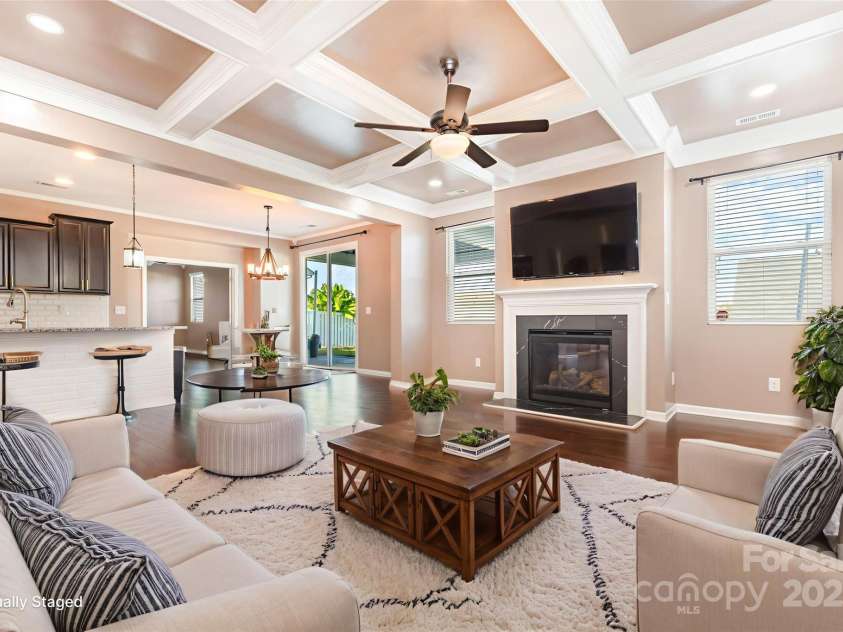 7806 Meridale Forest Drive, Charlotte, NC 28269.  MLS# CAR4312692, YatesRealty ID 33009. Virtually staged