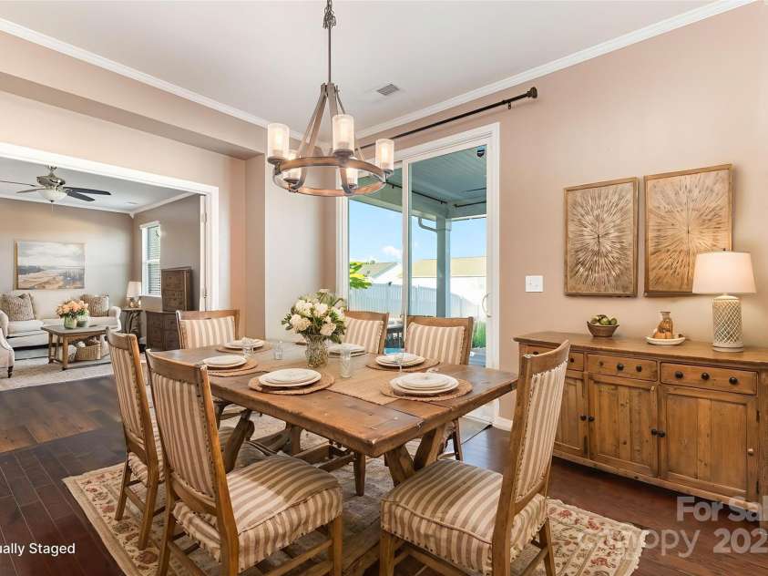 7806 Meridale Forest Drive, Charlotte, NC 28269.  MLS# CAR4312692, YatesRealty ID 33009. Virtually staged