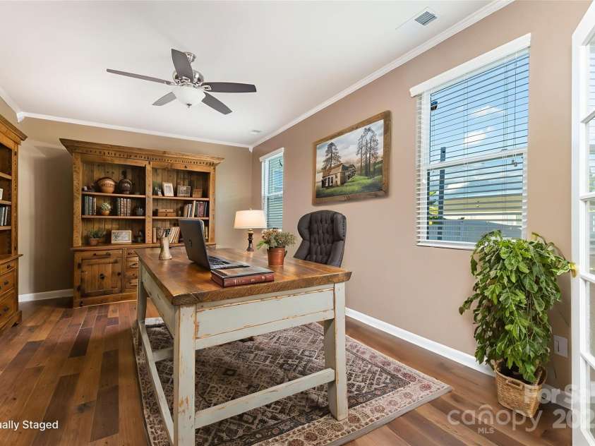 7806 Meridale Forest Drive, Charlotte, NC 28269.  MLS# CAR4312692, YatesRealty ID 33009. Virtually staged