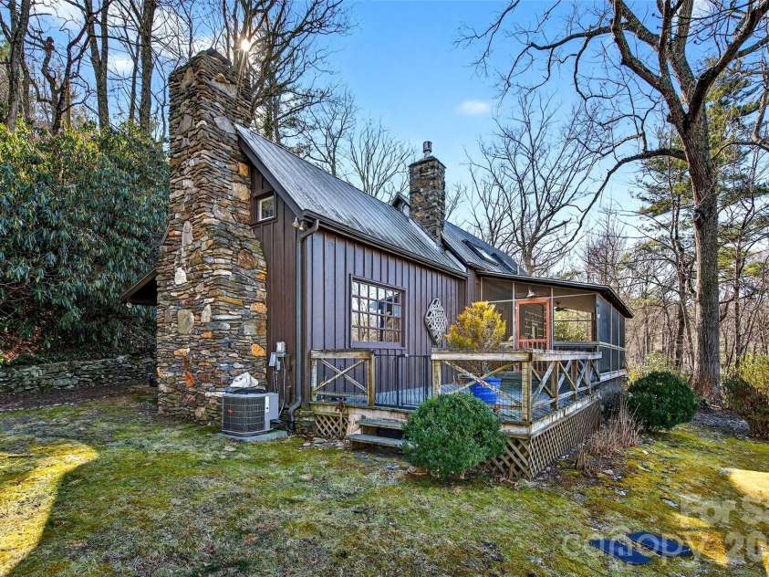 951,953,955,959 NC 9 Highway, Black Mountain, NC 28711.  MLS# CAR4342594, YatesRealty ID 3301. 