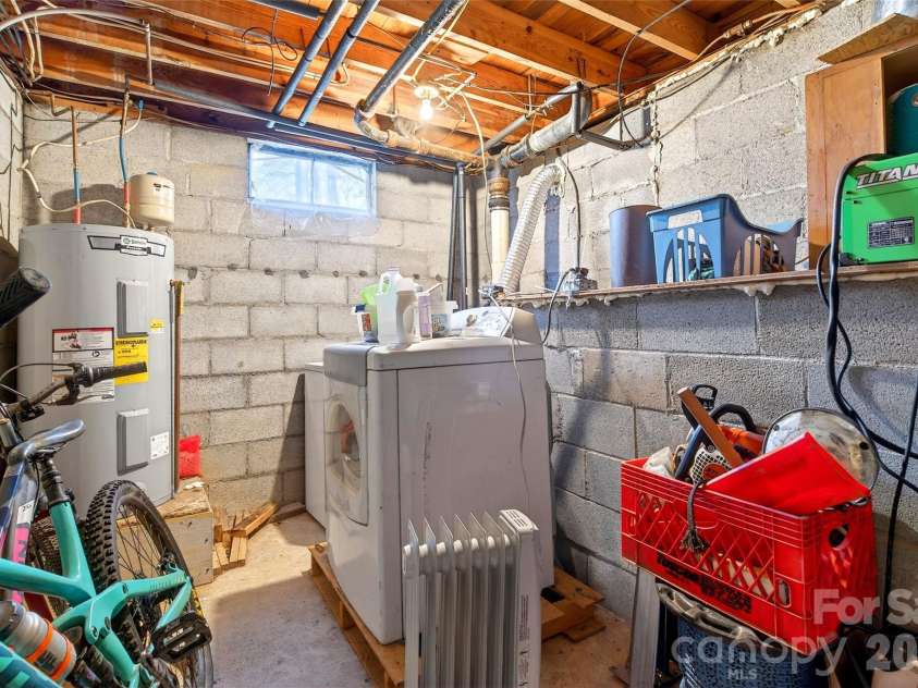 951,953,955,959 NC 9 Highway, Black Mountain, NC 28711.  MLS# CAR4342594, YatesRealty ID 3301. 