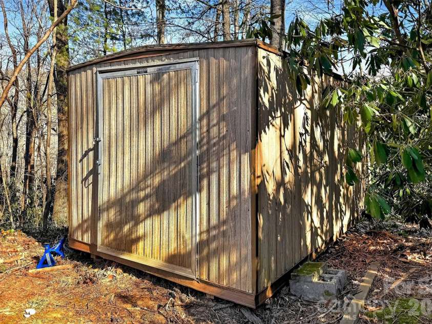 951,953,955,959 NC 9 Highway, Black Mountain, NC 28711.  MLS# CAR4342594, YatesRealty ID 3301. 