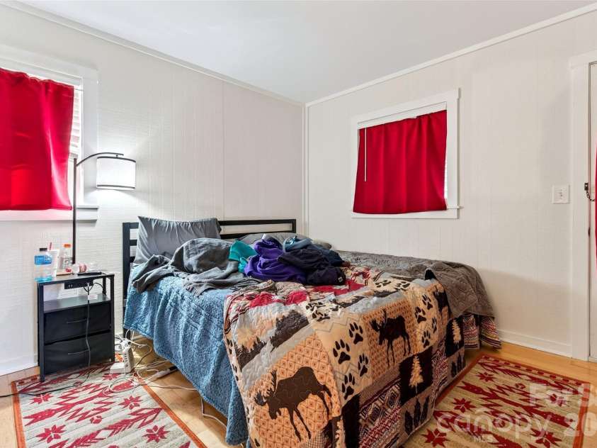 951,953,955,959 NC 9 Highway, Black Mountain, NC 28711.  MLS# CAR4342594, YatesRealty ID 3301. 