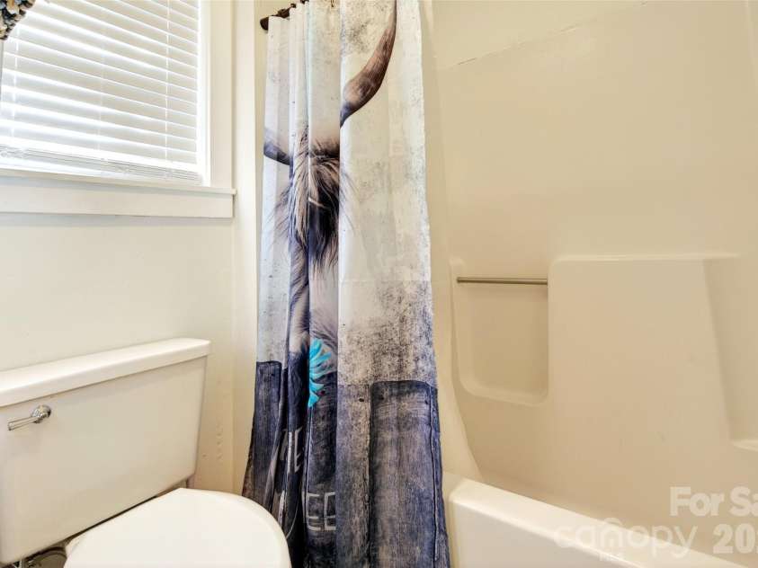 951,953,955,959 NC 9 Highway, Black Mountain, NC 28711.  MLS# CAR4342594, YatesRealty ID 3301. 