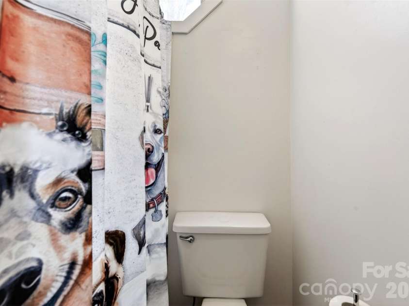 951,953,955,959 NC 9 Highway, Black Mountain, NC 28711.  MLS# CAR4342594, YatesRealty ID 3301. 