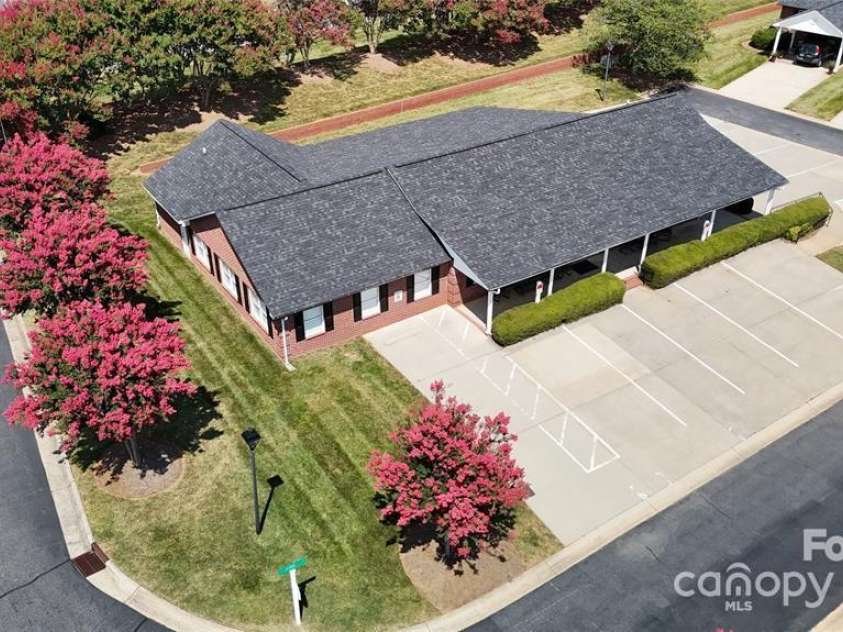 6295 Pansy Trail, Denver, NC 28037.  MLS# CAR4285349, YatesRealty ID 33010. Clubhouse