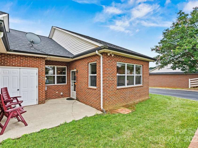 6295 Pansy Trail, Denver, NC 28037.  MLS# CAR4285349, YatesRealty ID 33010. Patio