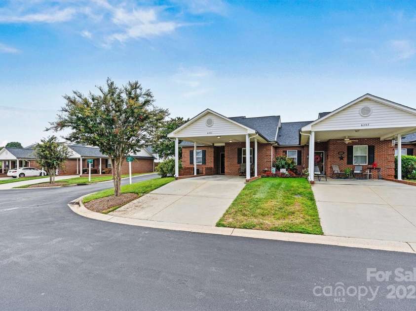 6295 Pansy Trail, Denver, NC 28037.  MLS# CAR4285349, YatesRealty ID 33010. The Terraces Corner Unit