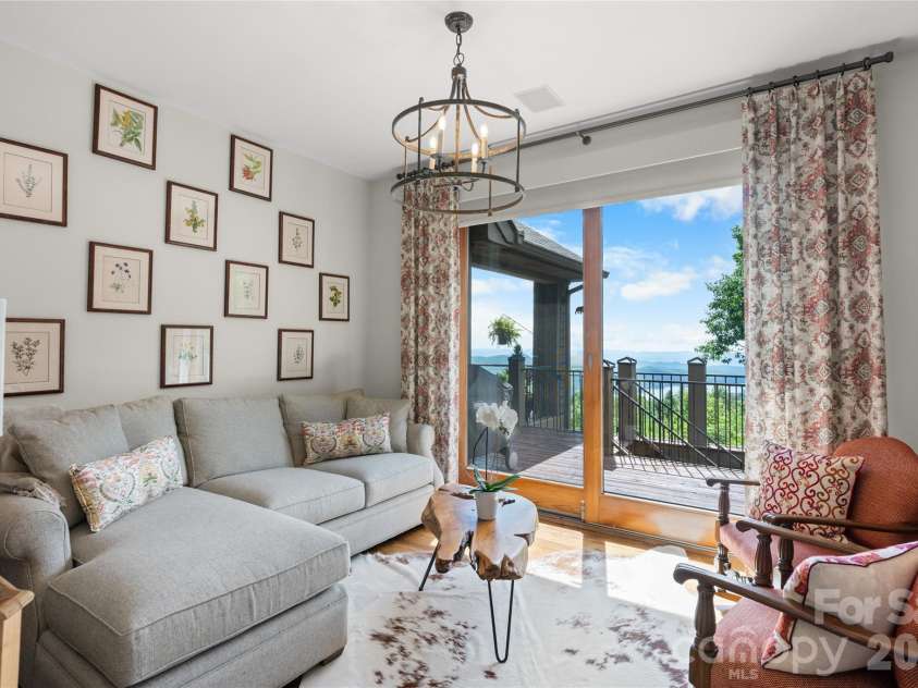 100 Meadow Ridge Drive, Lake Toxaway, NC 28747.  MLS# CAR4397807, YatesRealty ID 33011. 