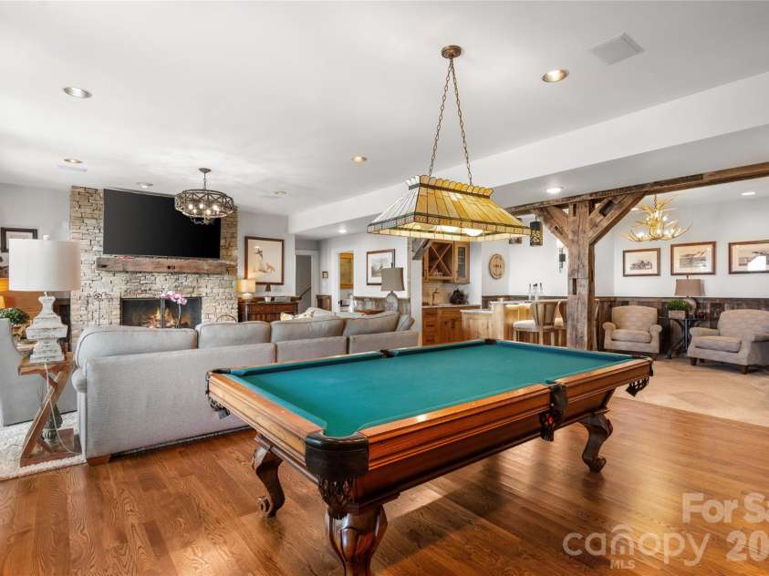 100 Meadow Ridge Drive, Lake Toxaway, NC 28747.  MLS# CAR4397807, YatesRealty ID 33011. 