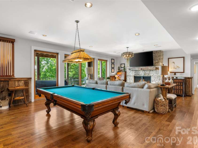 100 Meadow Ridge Drive, Lake Toxaway, NC 28747.  MLS# CAR4397807, YatesRealty ID 33011. 