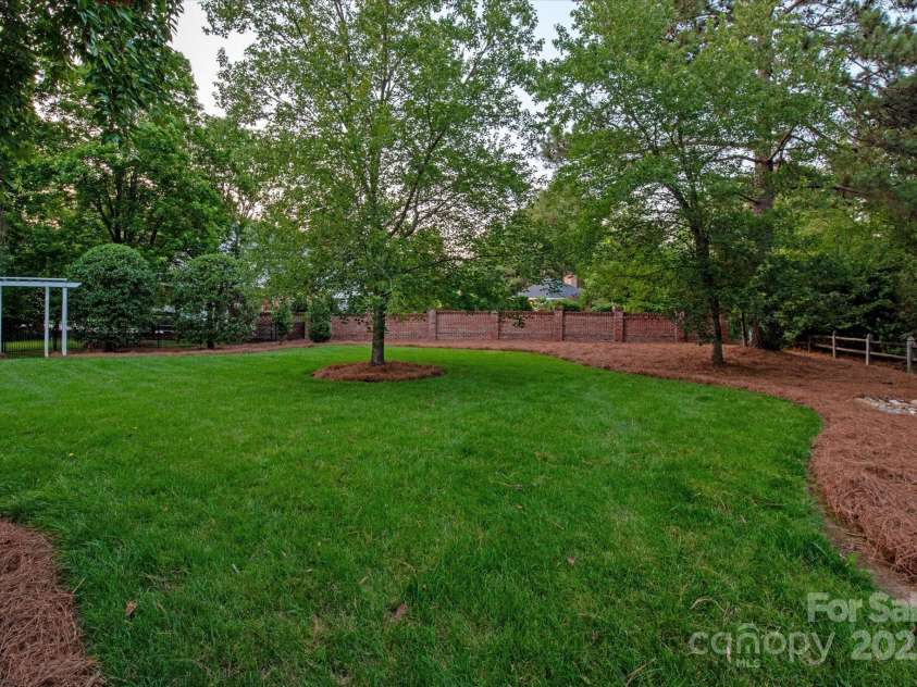 11723 Oakland Hills Place, Charlotte, NC 28277.  MLS# CAR4267276, YatesRealty ID 33011. 